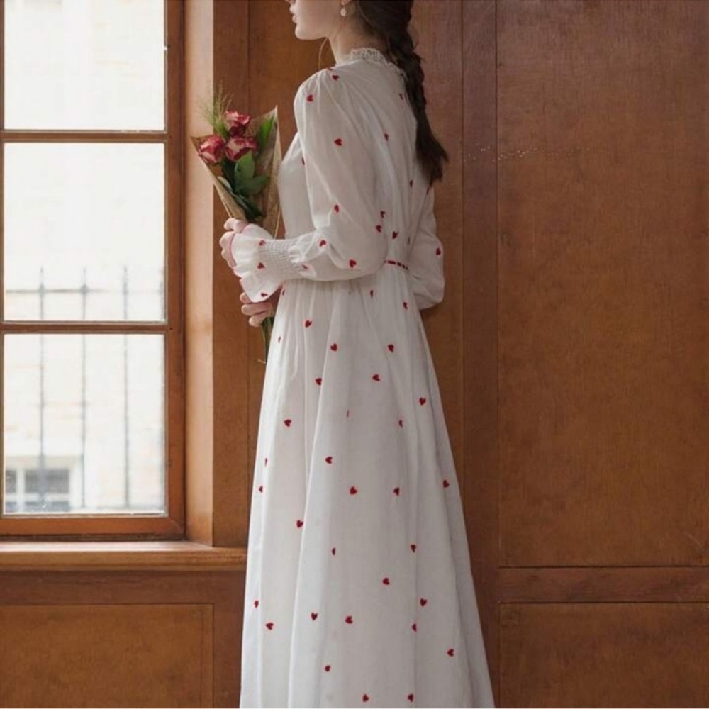 White Dress with Red Heart Accents retro vintage USA M - Picture 2 of 9